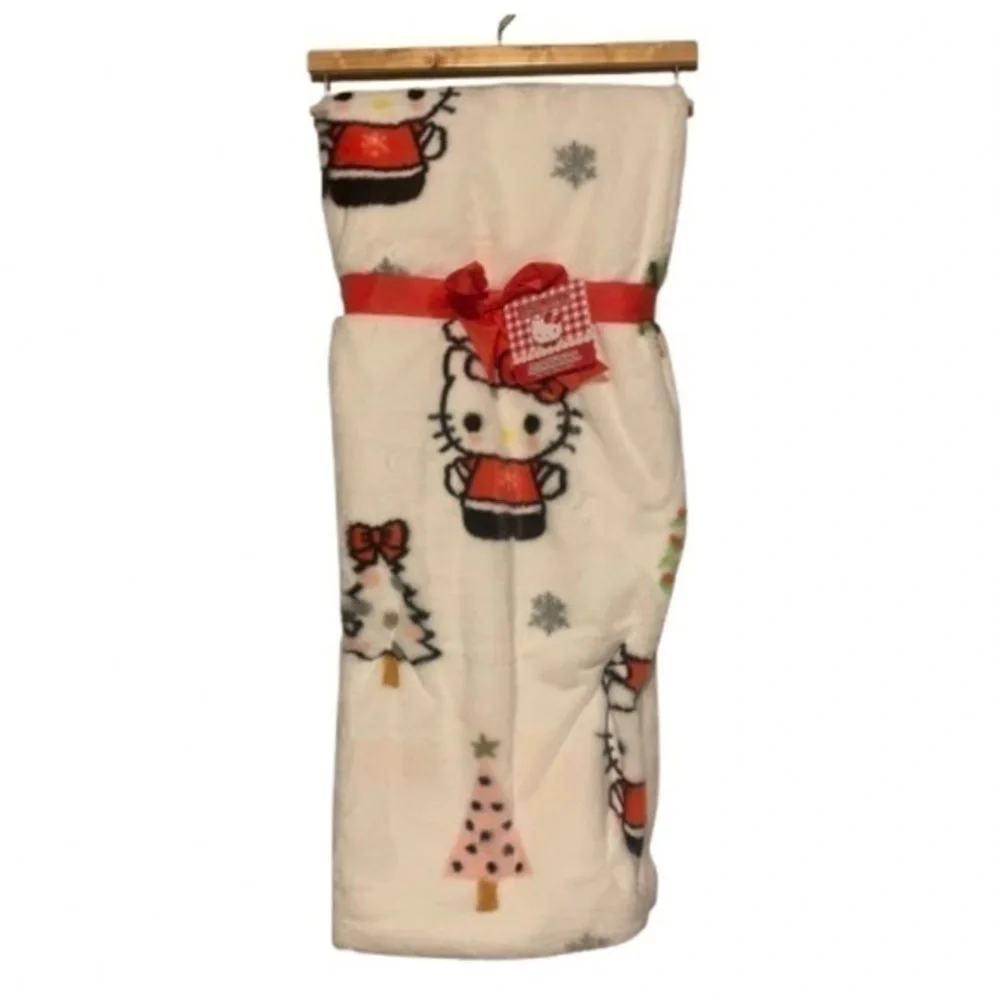 NWT. HELLO KITTY Christmas Holiday Blanket